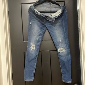 Judy Blue Size 13/31 distressed Jean